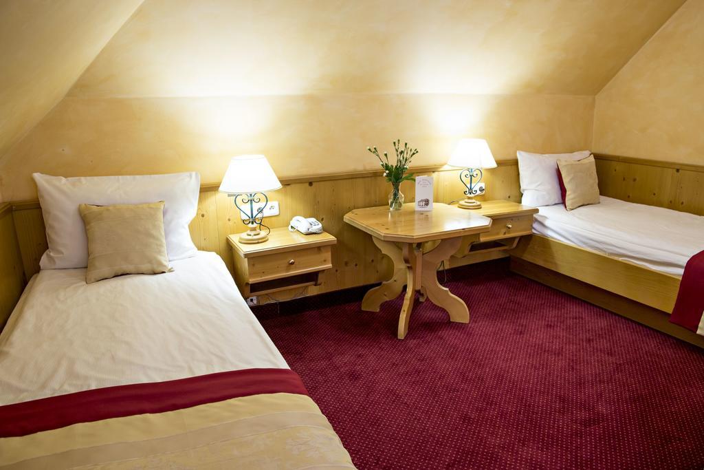 Hotel Pod Cizemka Sandomierz Bagian luar foto