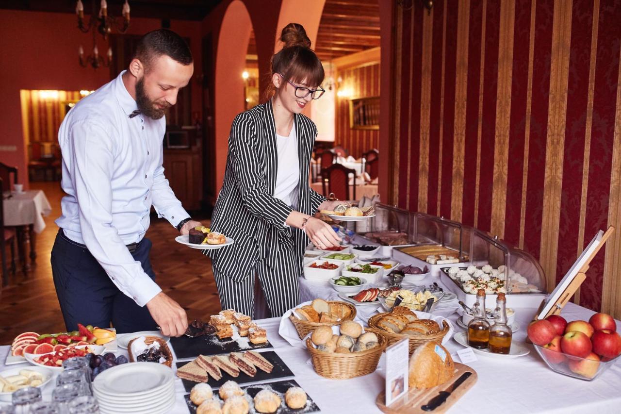 Hotel Pod Cizemka Sandomierz Bagian luar foto